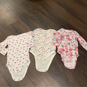 Bodysuit Bundle (3) Size 12 Months